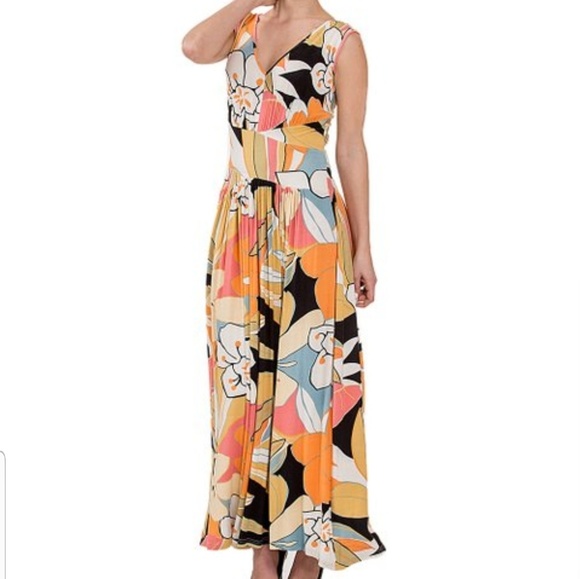 Peach Floral V-Neck Maxi Dress - Picture 2 of 3